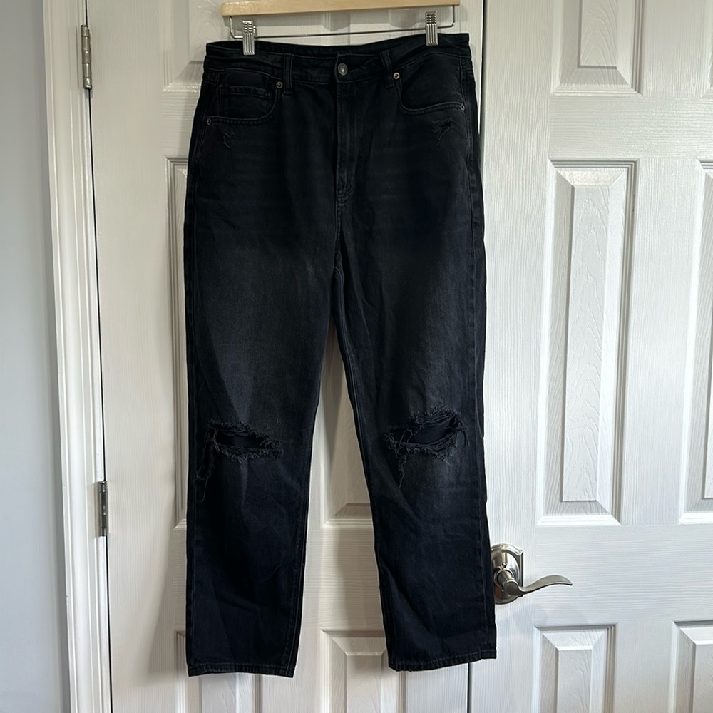 EUC American Eagle Mom Straight Jean - Black with rips in knee- Size 12